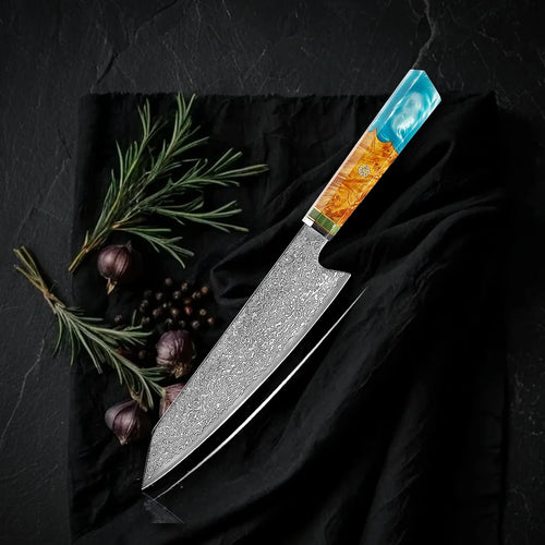 Bunka Kaen 18 cm, cuchillo multiusos de punta angular en acero damasco con mango octogonal de resina azul y madera, foto de estudio